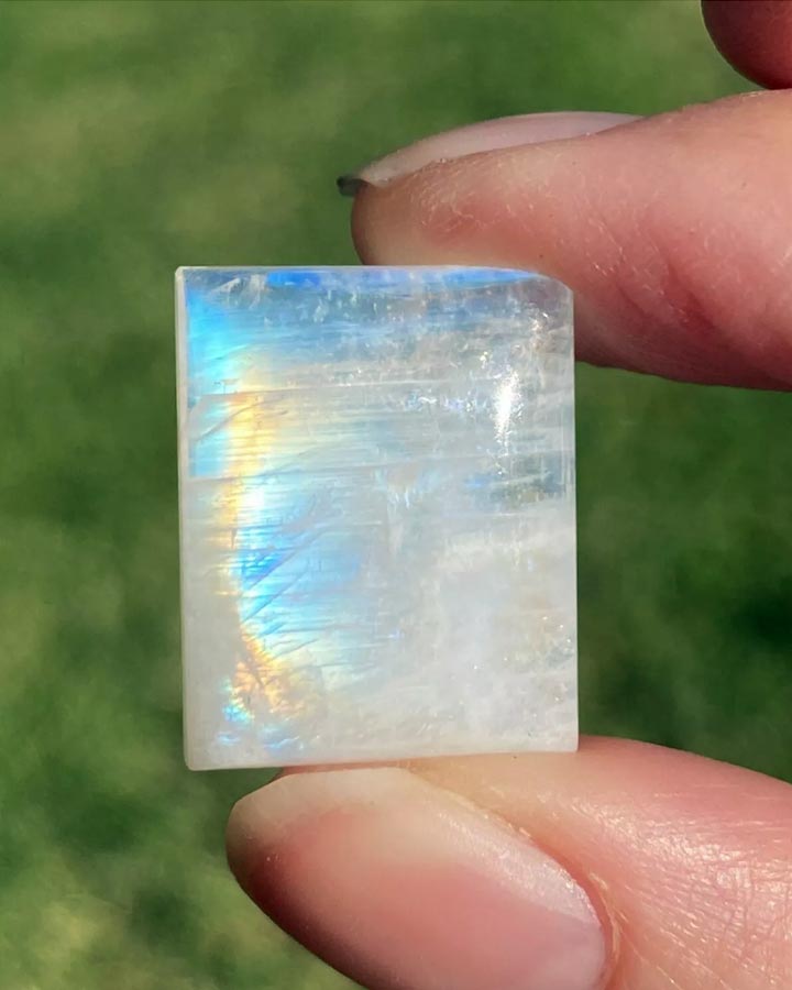 RAINBOW MOONSTONE